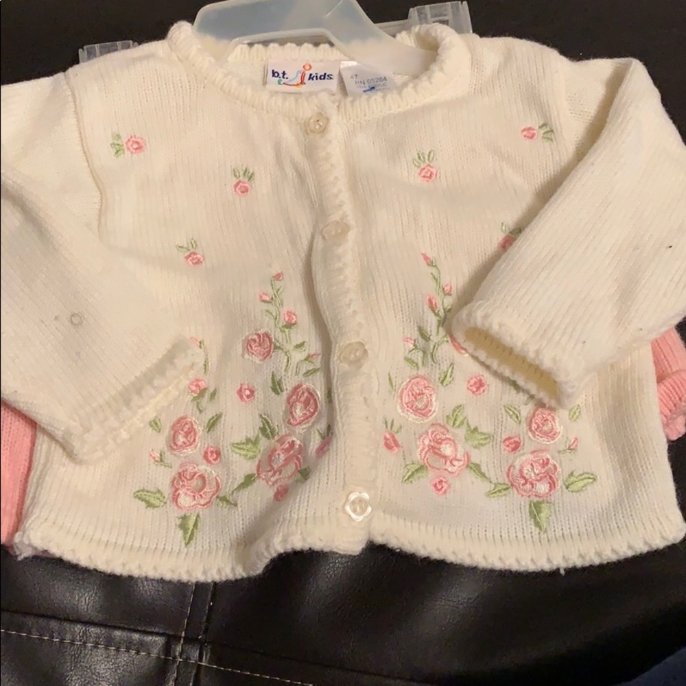 ✨SOLD✨Cute sweater and skirt set